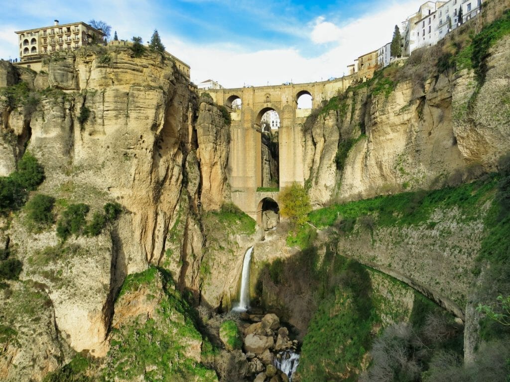 Puente Nuevo spanning the El Tajo gorge, Ronda, Spain