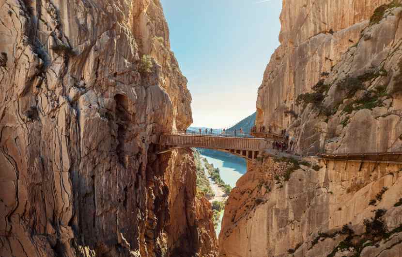 caminito hiking spain luxury tour