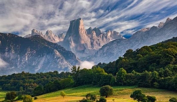 Pyrenees peaks